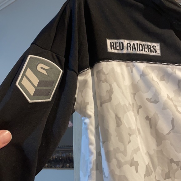 Texas Tech pullover Medium. BNWT. - Picture 4 of 8